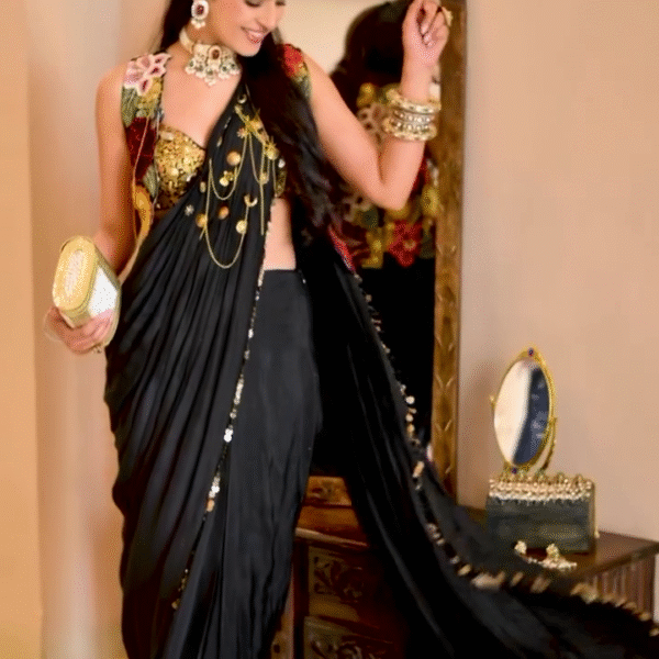 πΈ Bhavdeep Kaur in Vintage Lily Drape Saree with Bustier and Jacket β Contemporary Elegance Meets Timeless Charm πΈ