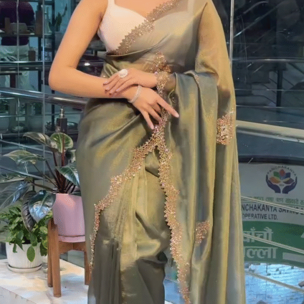 ✨ "Golden Glam Saree ✨👗